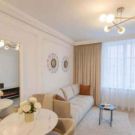 Gold In The Old Town * Warschau